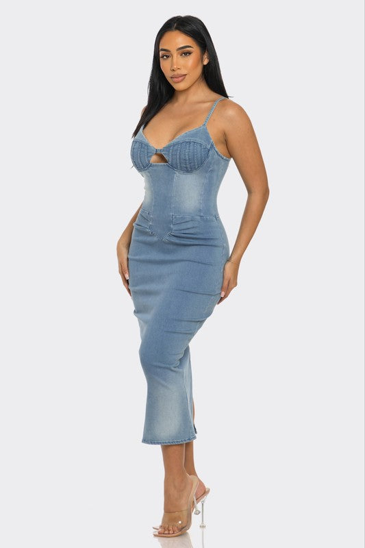 Light Washed Denim Midi Dress – Effortlessly Casual with a Chic Edge