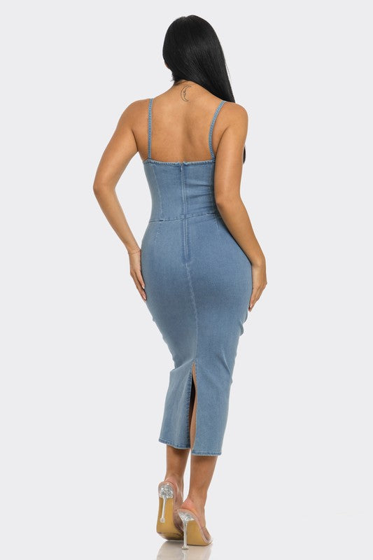 Light Washed Denim Midi Dress – Effortlessly Casual with a Chic Edge