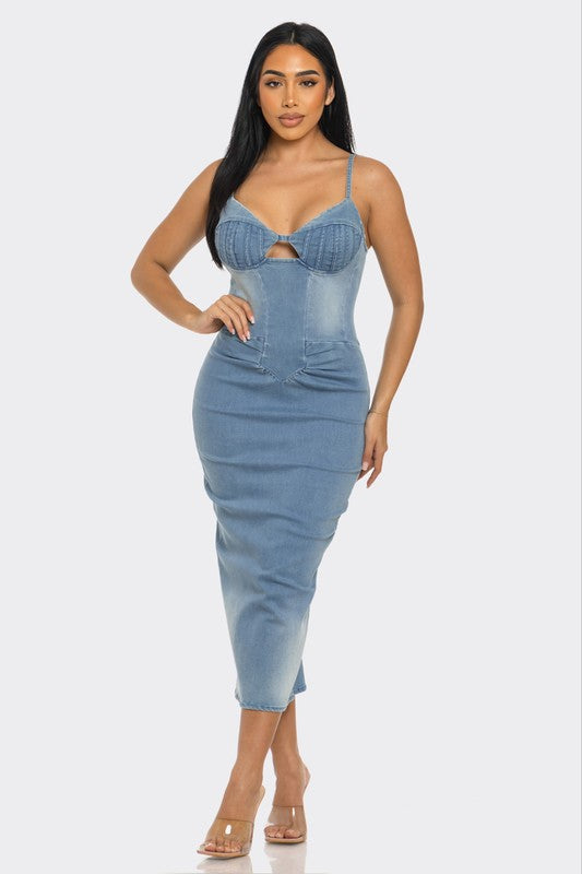 Light Washed Denim Midi Dress – Effortlessly Casual with a Chic Edge