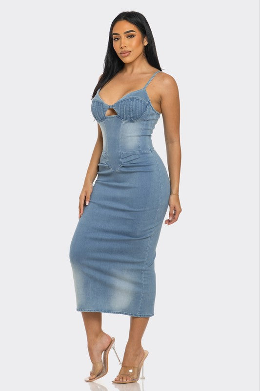 Light Washed Denim Midi Dress – Effortlessly Casual with a Chic Edge
